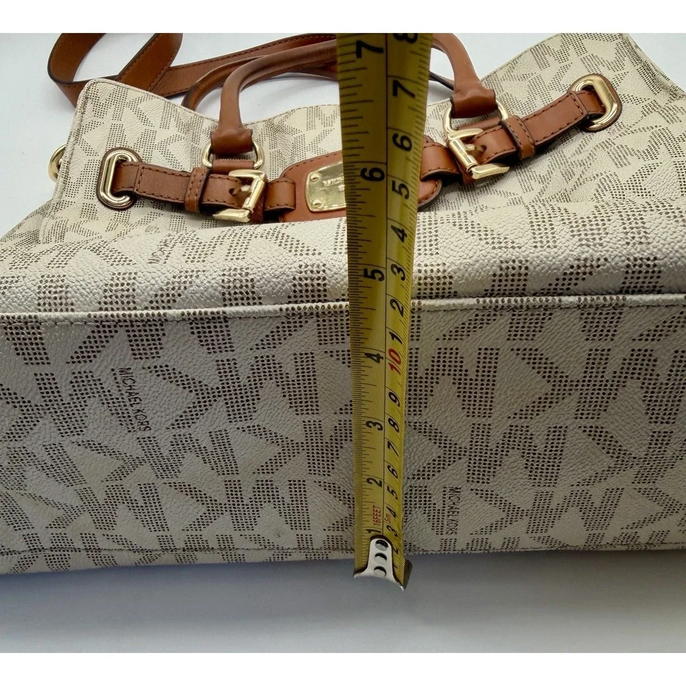 Michael Kors Hamilton Tote Bag Vanilla Monogram Matching Wallet‎